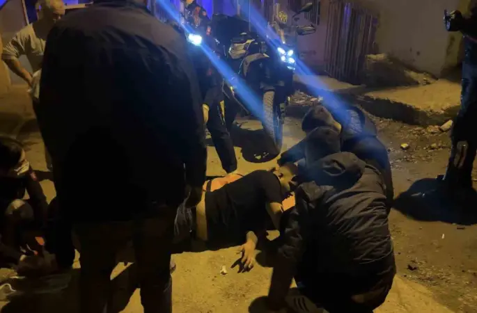 Samsun’da sokak ortasında silahla vurulan genç yaralandı
