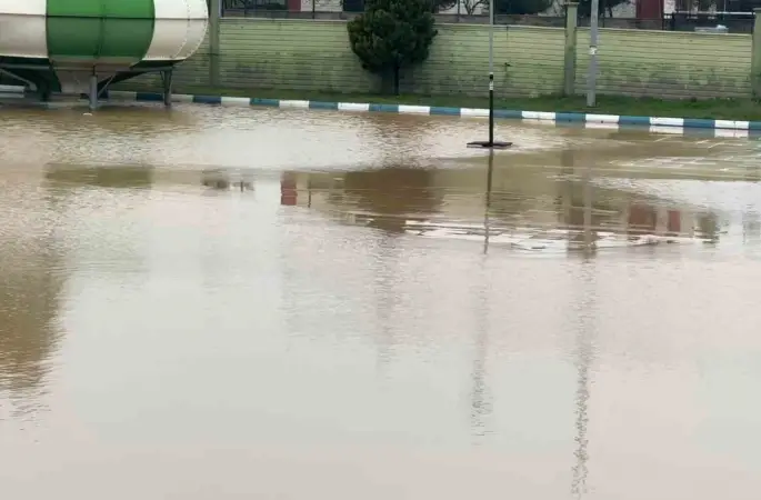 Şanlıurfa kırsalında sel hayatı felç etti
