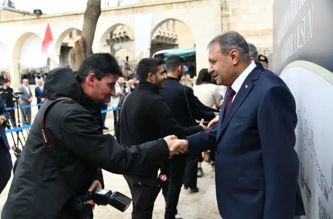 Şanlıurfa’da kent protokolü vatandaşlarla bayramlaştı
