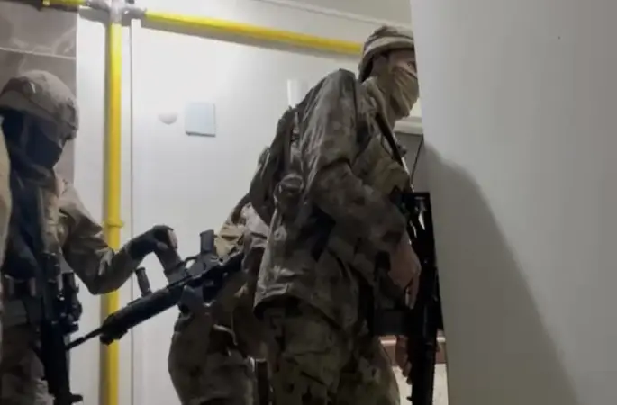 Sarallar çetesine büyük operasyon: 14 şüpheli yakalandı
