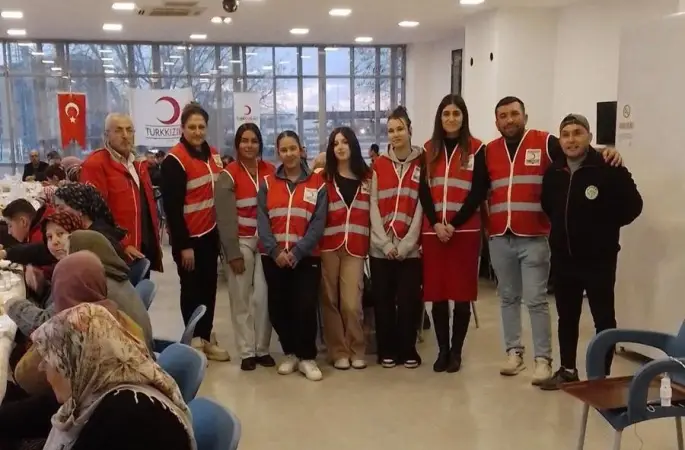 Sarıgöl’de Kızılay’dan gönülleri ısıtan iftar seferberliği
