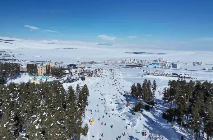 Sarıkamış Kayak Merkezi doldu taştı
