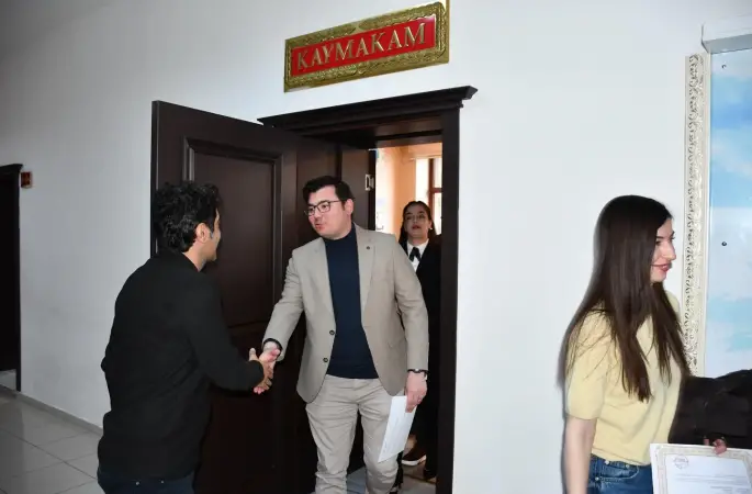 Sarıkamış Kaymakamı Aslantatar, doktorlarla bir araya geldi
