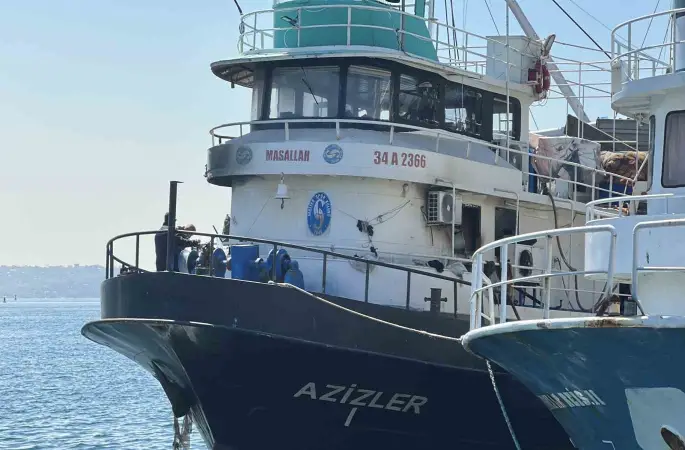 Sarıyer’de balıkçı teknesinden alevler yükseldi
