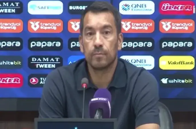 Giovanni van Bronckhorst: “Zor deplasmandan 1 puan alıyoruz”