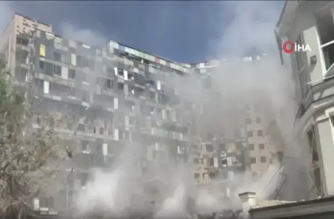 Rusya ,Ukrayna’ya 40’dan fazla füzeyle saldırdı: 10 ölü