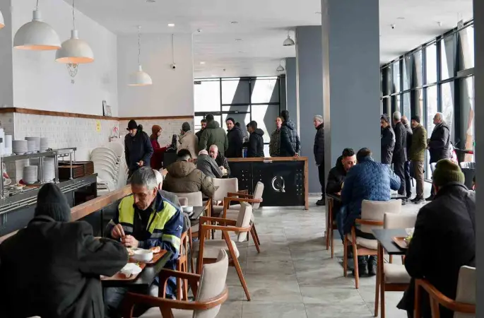 Şehir Lokantası büyük ilgi görüyor
