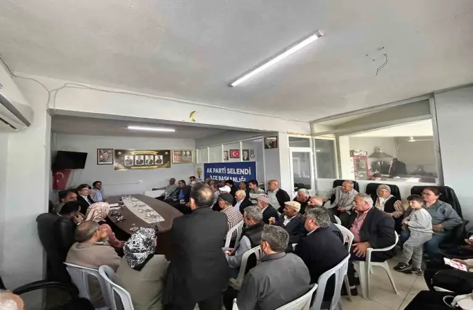 Selendi AK Parti’de mahalle başkanları toplandı
