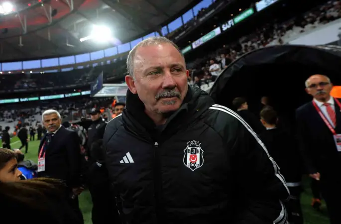 Sergen Yalçın, Beşiktaş’ın başında ligdeki 100. maçını geride bıraktı
