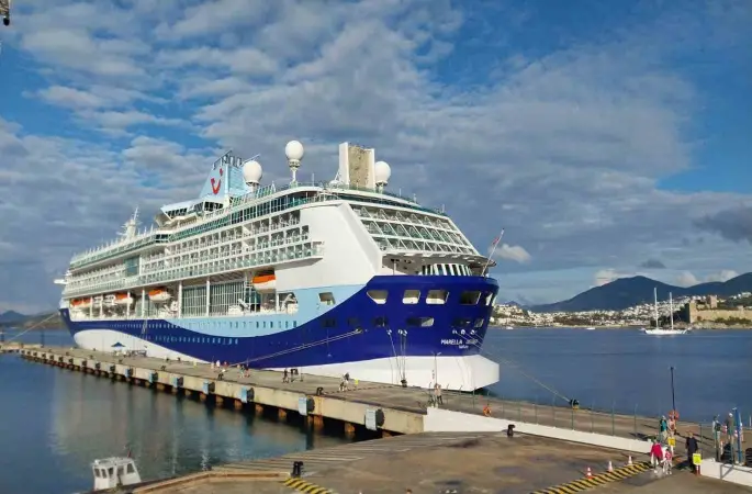 Sezonun ikinci kuruvaziyer gemisi Bodrum’a geldi
