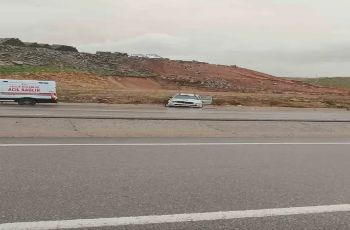 Siirt’te araç takla attı: 2 yaralı
