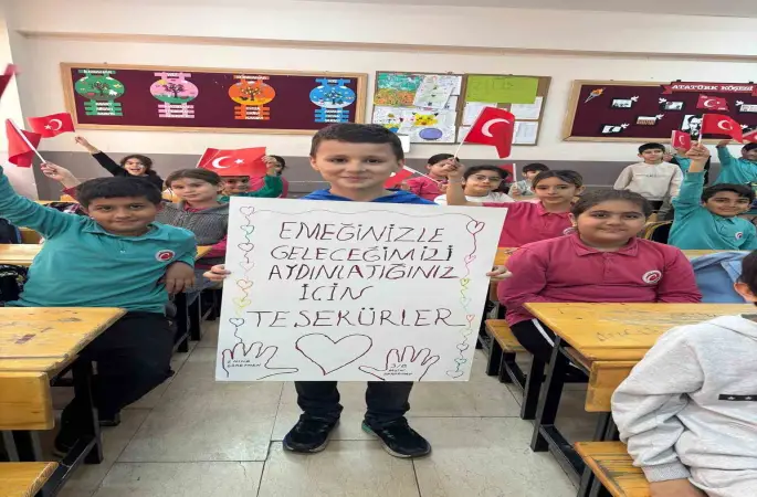 Siirt’te öğrencilerden öğretmenlere sıcak karşılama
