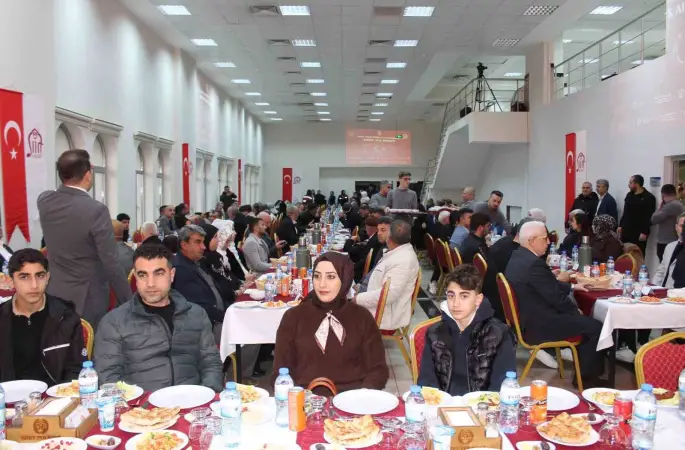 Siirt’te şehit ve gazi aileleri onuruna iftar yemeği verildi
