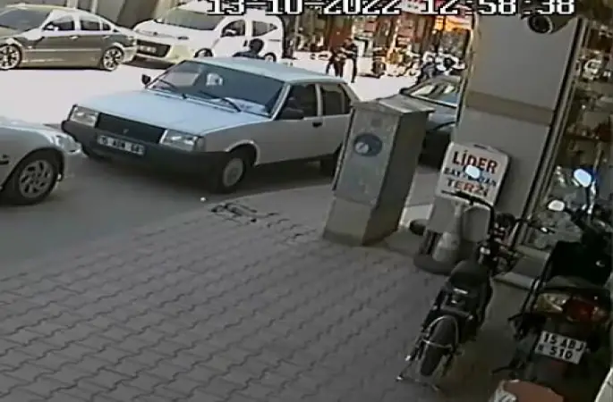 Silah çekmeye çalıştığı jandarmanın dikkati faciayı önledi
