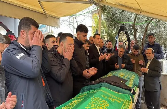 Silahlı saldırı sonucu hayatlarını kaybeden kardeşler son yolculuğuna uğurlandı
