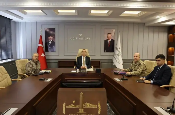 Sınır illerin valileri ile güvenlik toplantısı
