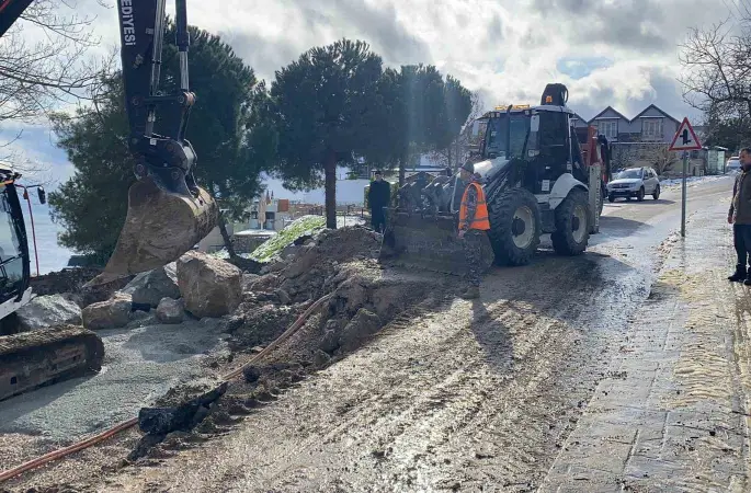Sinop’ta heyelan sonrası onarım mesaisi
