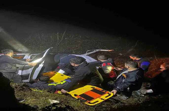 Sinop’ta otomobil uçuruma yuvarlandı: 7 yaralı
