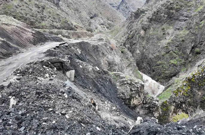 Şırnak’ta yağışla beraber heyelan oluştu
