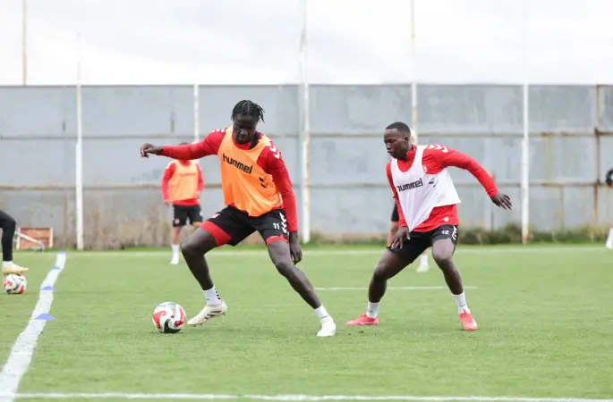 Sivasspor, teknik direktörsüz çalıştı