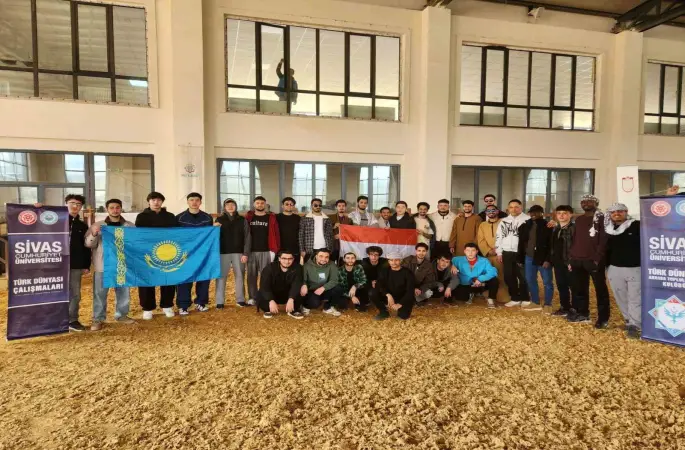 Sivas’ta eğitim gören uluslararası üniversite öğrencileri, Türk Dünyası Gençlik Kampı’nda bir araya geldi
