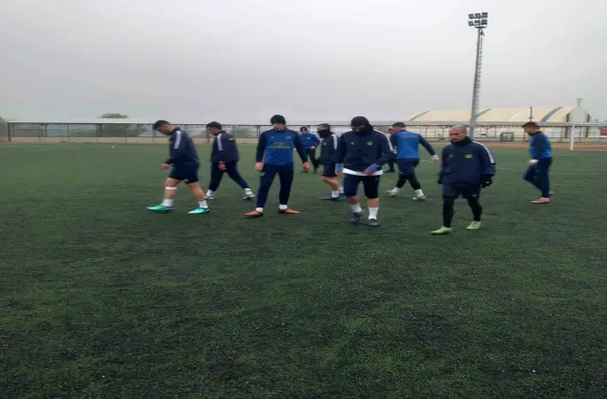 Söğütspor hazırlıklarını sürdürüyor
