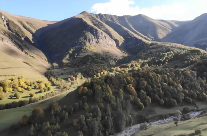 Sonbahardaki güzelliğini yaşanan çığ örttü
