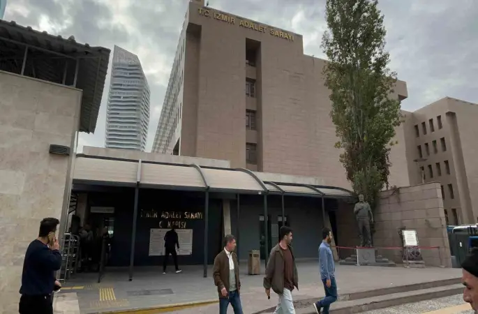 Sosyal medyada panik oluşturanlara ders gibi ceza: Kitap okuyup 15 sayfa özet yazacaklar
