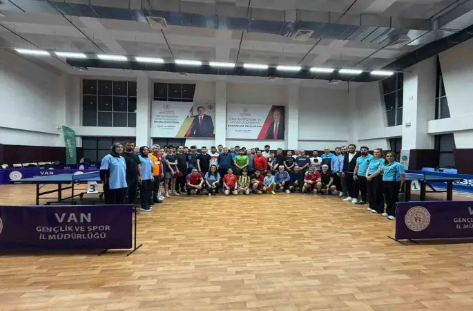 Spor Van Masa Tenisi Ligi devam ediyor
