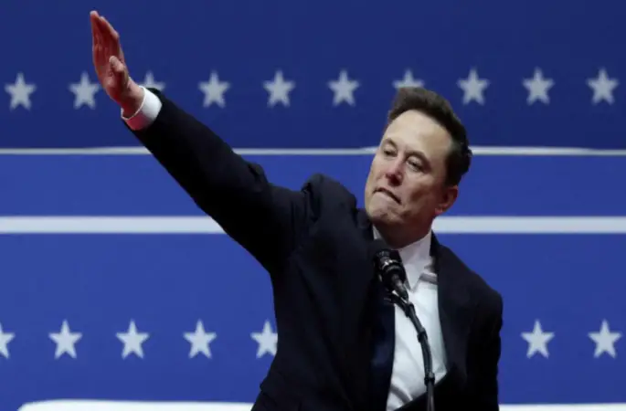 Elon Musk’ın hareketi Nazi selamına benzetildi