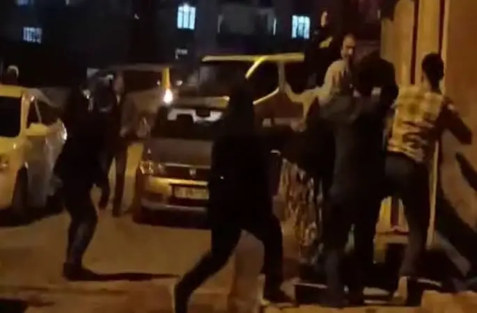 İstanbul’da çocukların kavgasına aileler dahil oldu!