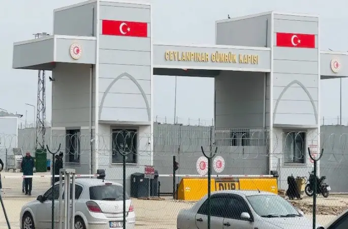 STK temsilcileri kapatılacak gümrük kapıları için sınırda toplandı
