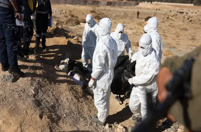 Suriye’de en az 100 bin kişilik toplu mezar bulundu