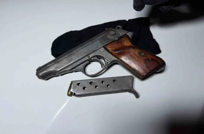 Tabancayla yakalanan şahıs gözaltına alındı
