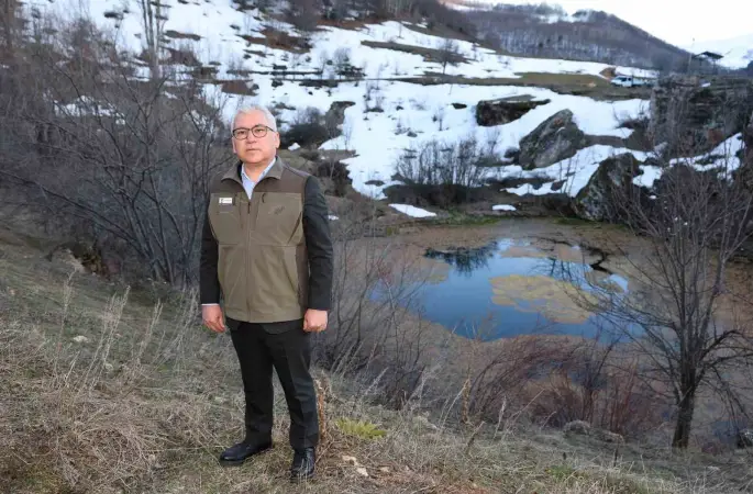 Tabiat Parkı ilan edilen Dipsiz Göl Şelalesi ziyaretçilerini bekliyor
