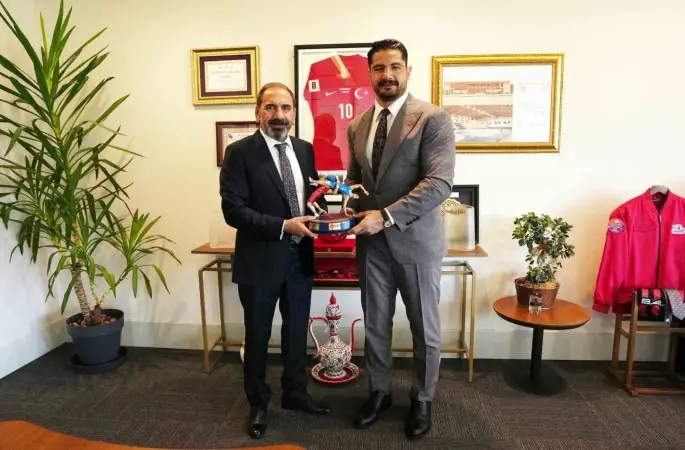 Taha Akgül’den, TFF Başkan Vekili Mecnun Otyakmaz’a ziyaret
