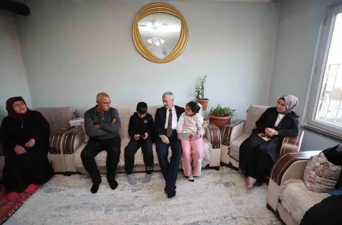 Tahmazoğlu, evlere misafir oluyor
