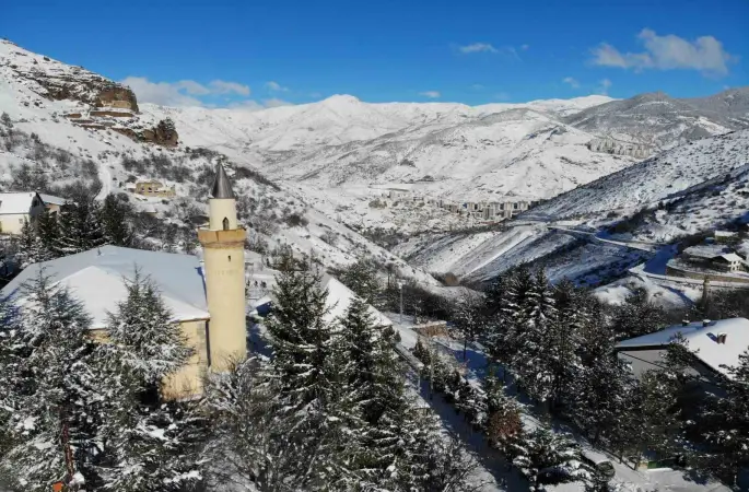 Tarihi Süleymaniye Mahallesinden kar manzaraları
