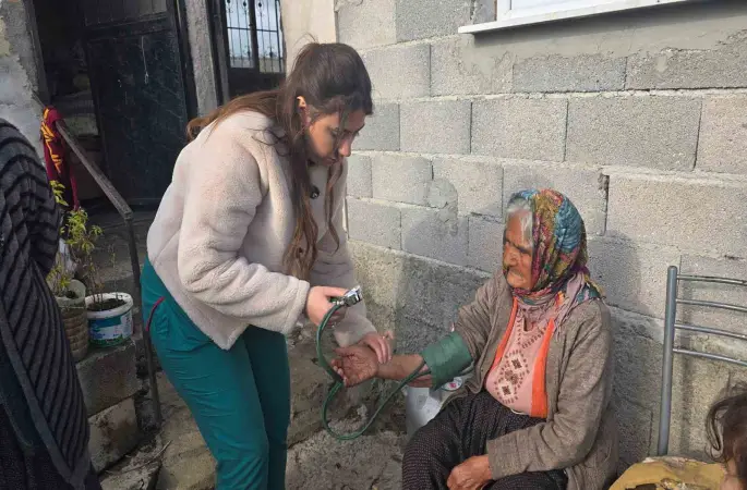 Tarsus Belediyesi’nden Kapı Kapı Gönül Köprüsü

