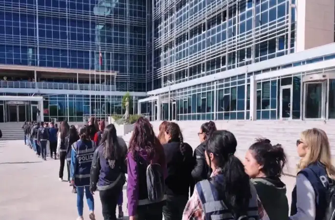 Tarsus’ta narkotik operasyonu: 95 şüpheli deşifre edildi, 40 tutuklama
