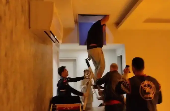 Tavan arasına saklandı jandarmadan kaçamadı
