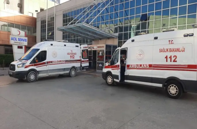 Tavuk dürüm yiyen 5 lise öğrencisi tavuk hastanelik oldu