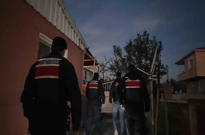 Tekirdağ merkezli uyuşturucu operasyonunda 8 tutuklama
