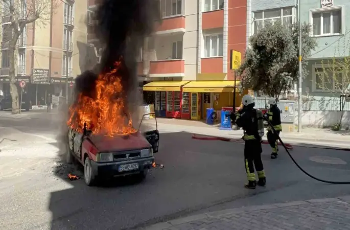 Tekirdağ’da korku dolu anlar: LPG’li otomobil alev topuna döndü
