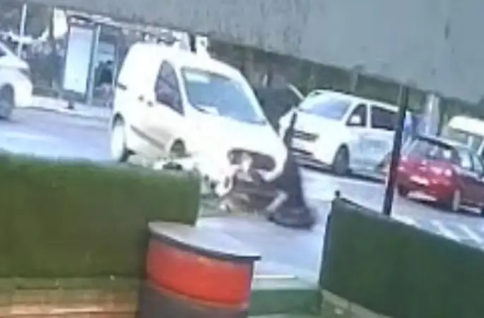 Tekirdağ’da otomobille çarpışan motosikletlinin yaralandığı kaza kamera
