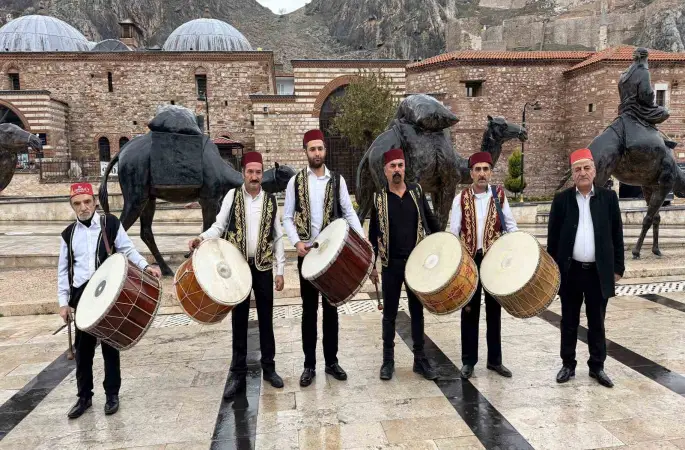 Tokat’ta Ramazan geleneği yaşatılıyor, 21 davulcu sahaya çıkıyor
