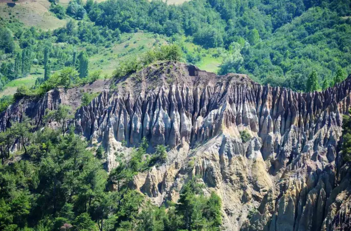 Tokat’taki Dilim Kayalar Tabiat Anıtı olarak tescillendi
