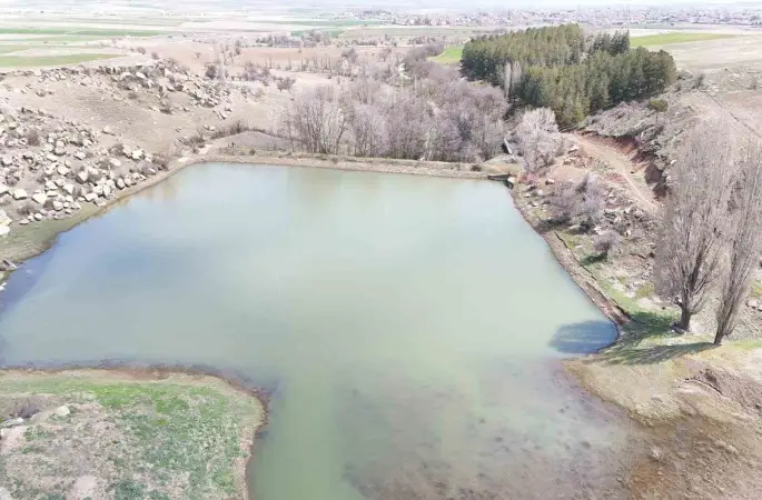 Tomarza’da yağışlar barajları doldurdu, çiftçinin yüzü güldü
