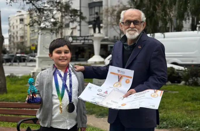 Torundan dedeye en güzel bayram hediyesi
