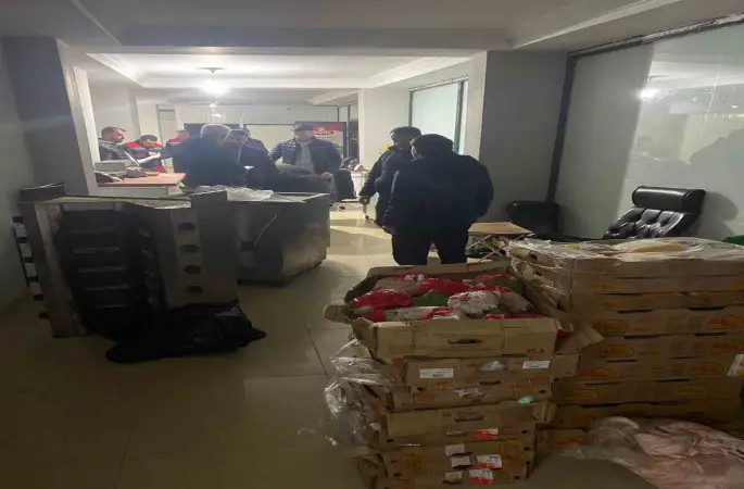 Trabzon’da tavuk eti deposundaki bozuk ürün ele geçirildi
